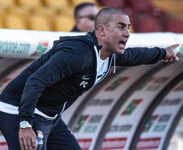 开云体育app-大意外！世界杯冠军教练竞聘国足主帅，网友却一片怒喷：骗子来了