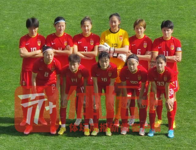 1677156175274089059.jpg 全家福.jpg