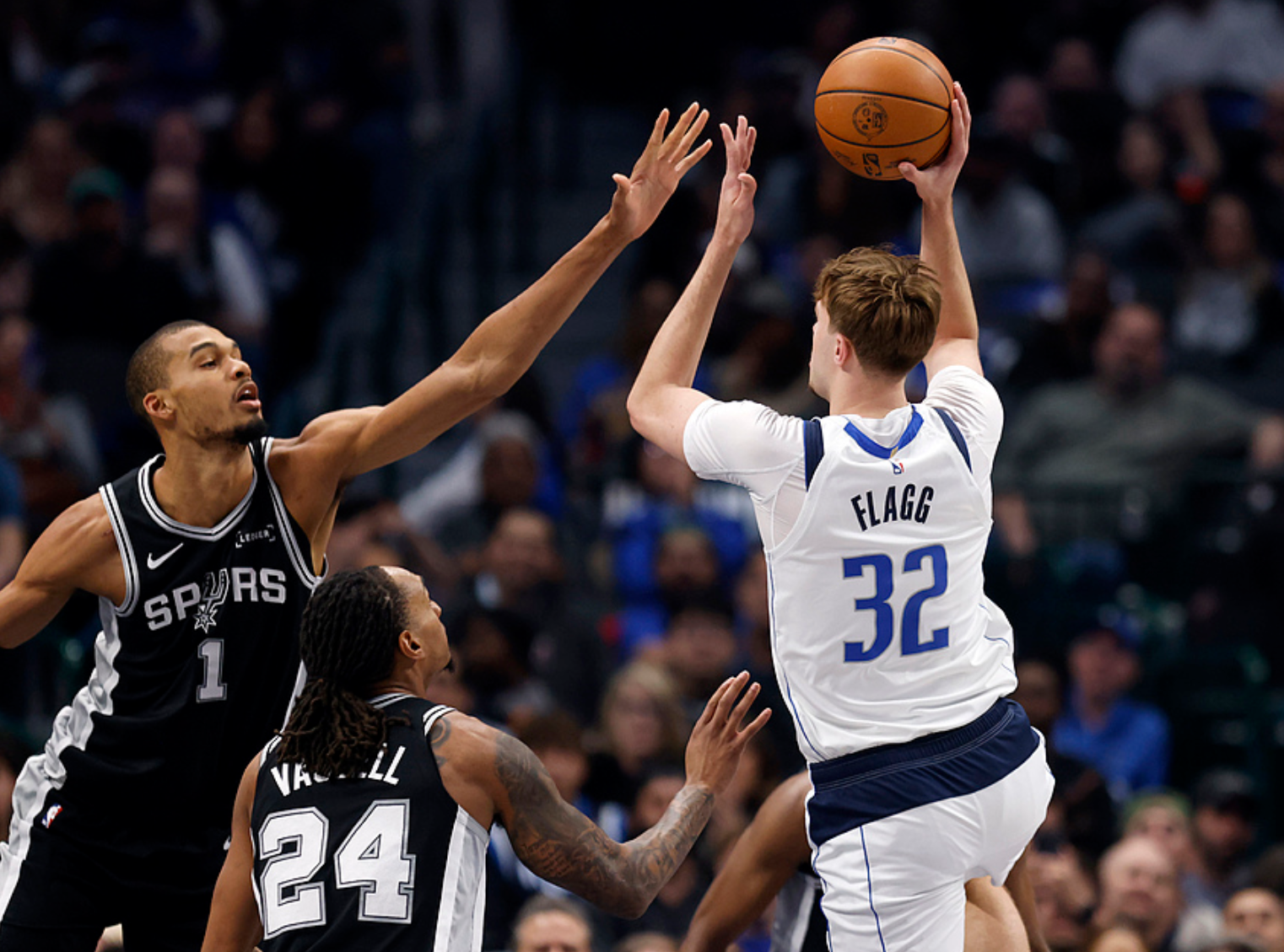 kaiyun·(中国)官方网站-西部排名又变了：火箭爆冷连败，湖人坐收好礼，2队排名互换